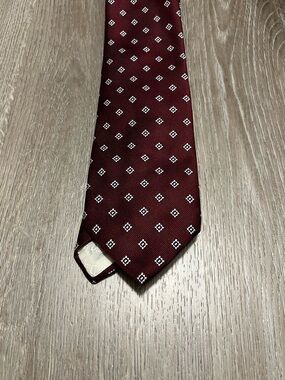 Dior Men's Wine Red Tie with White Geometric Motifs
